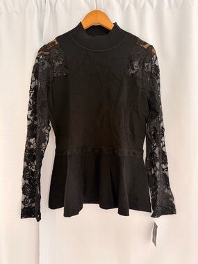 NWT INC Women’s Fitted Lace Blouse
